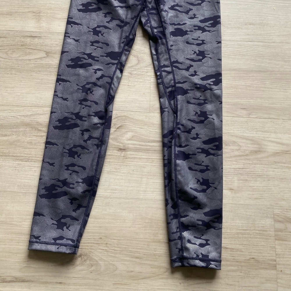 Zyia Camo Supreme High-rise 7/8 Leggings size 6-8 - Picture 3 of 10
